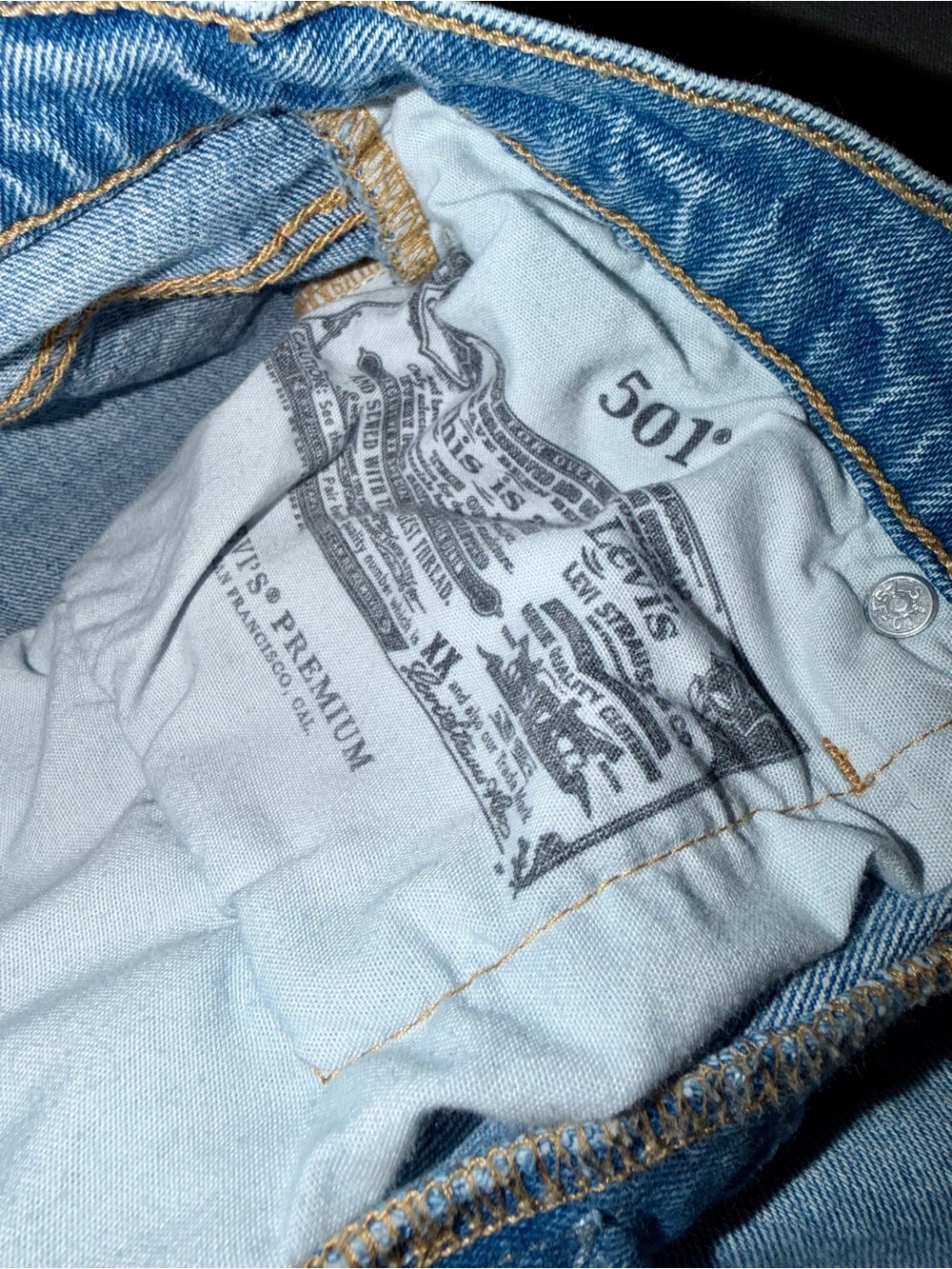 LEVI’s 501 Jeans for Women “Hollow Days” (Medium Wash) in 27x32 - Picture 6 of 9
